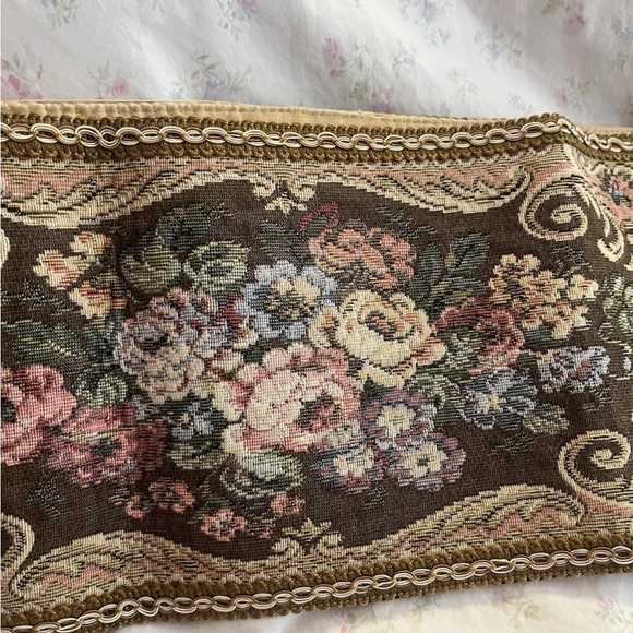 Vintage Floral Tapestry Bell Pull with Tassels made in Italy - Picture 4 of 14